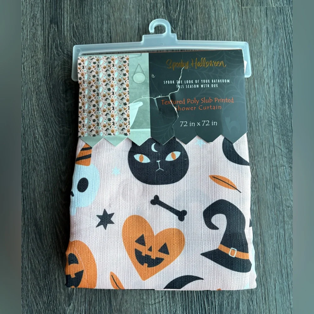 NWT Halloween Shower Curtain 🎃
